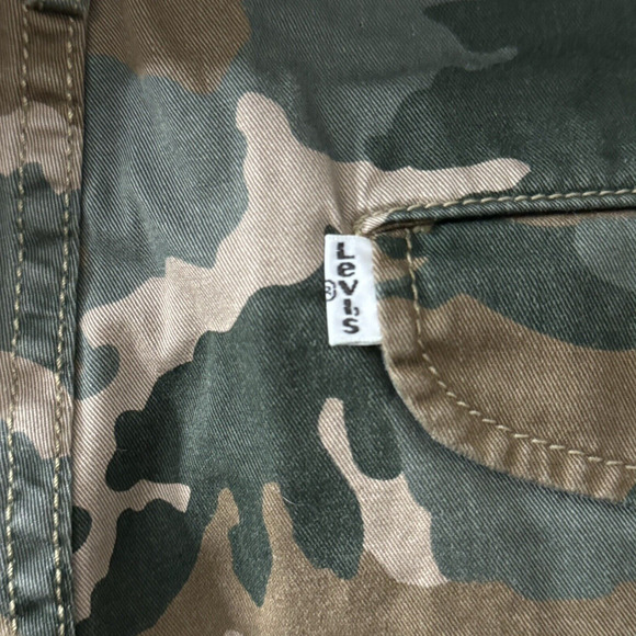 Levis Shorts Mens 32 Tan Green Camo Casual Cargo Rugged Constructed Utility - Picture 4 of 9